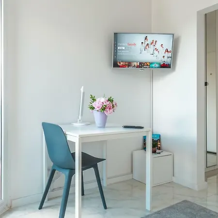 Apartment Mushroom: Central Minimalist Smart *